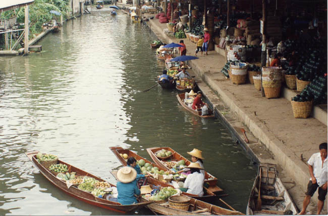 The floating market in Bankok