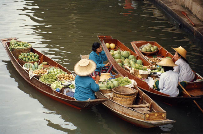 The floating market